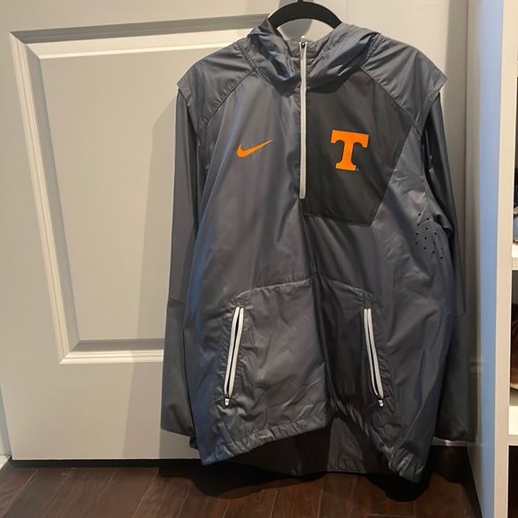 Other - Nike TN pullover